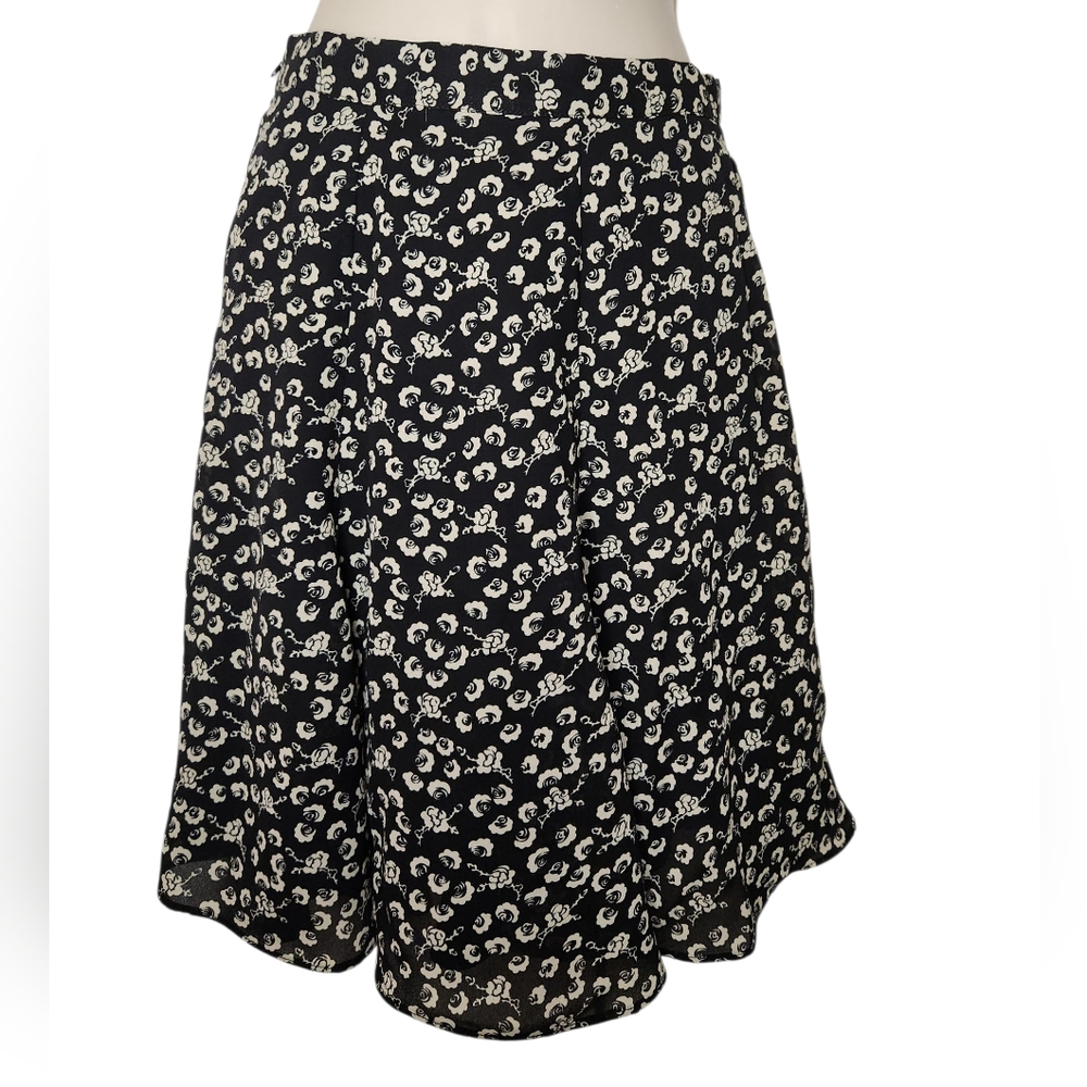 Betsey Johnson Floral Black and White Women's Skirt Size Small